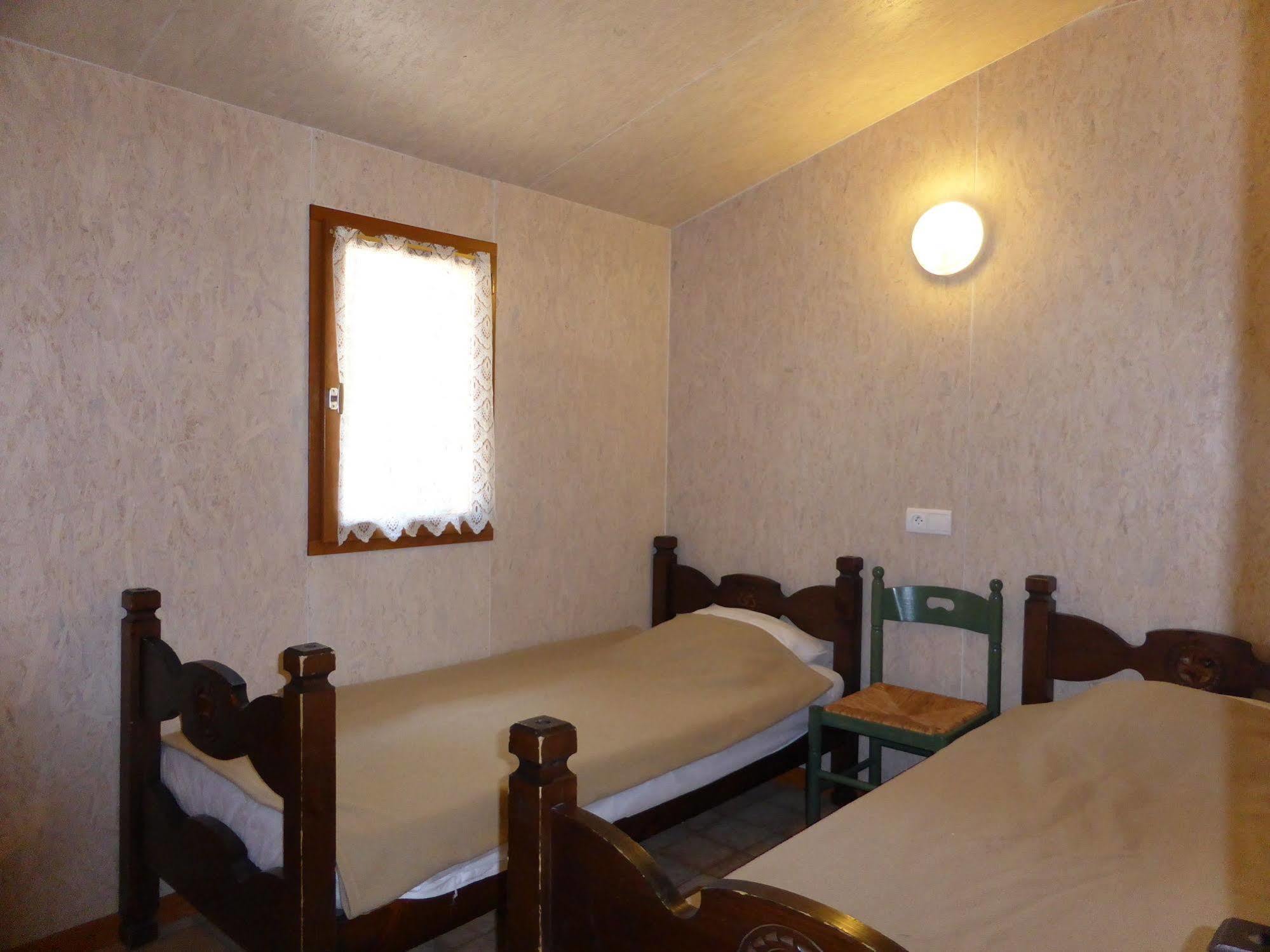 Camping L'Ecureuil - Mont-Blanc Village Domancy Exterior photo